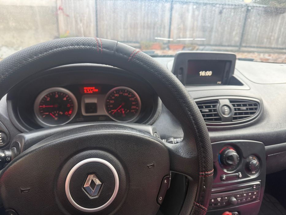 Vând Renault Clio III 1.5 dci euro 5