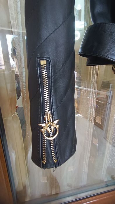 Ново яке ест.кожа PINKO -М,Л