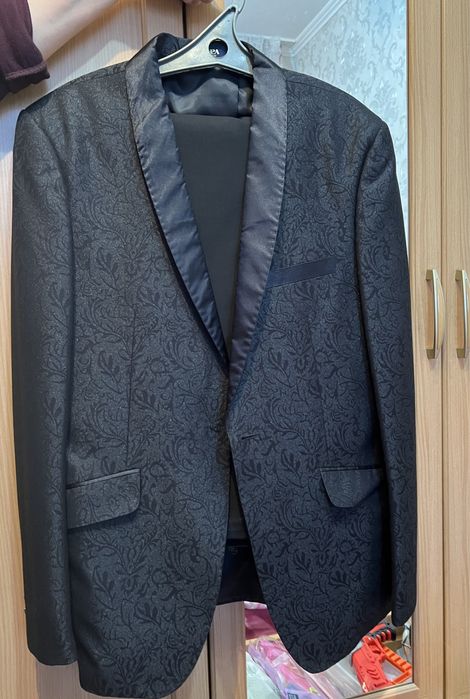 Мужской костюм (тройка)