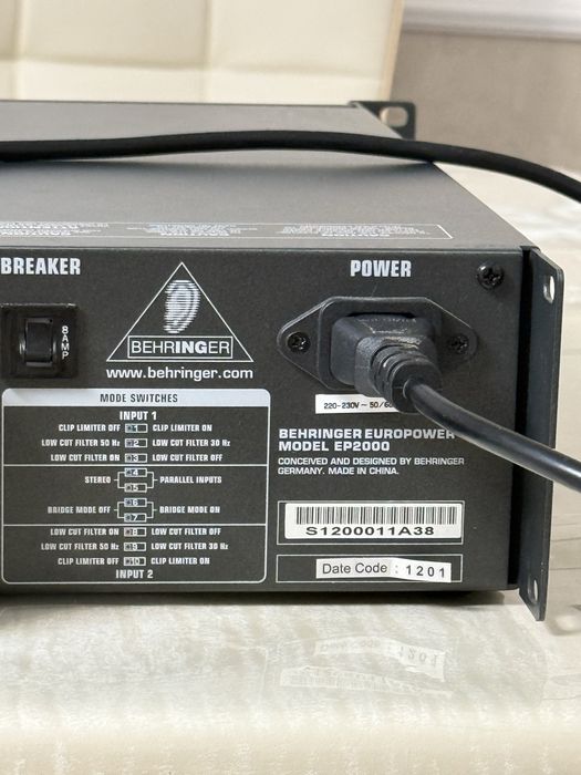 Усилитель Behringer Europower EP2000