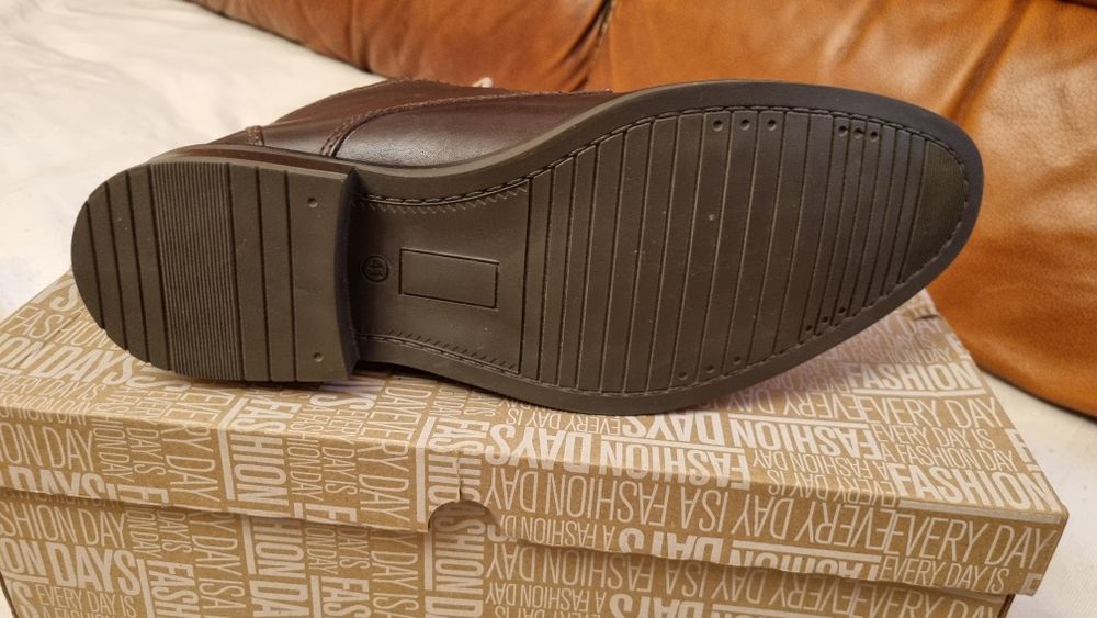 Ghete barbati piele naturala marimea 41, noi