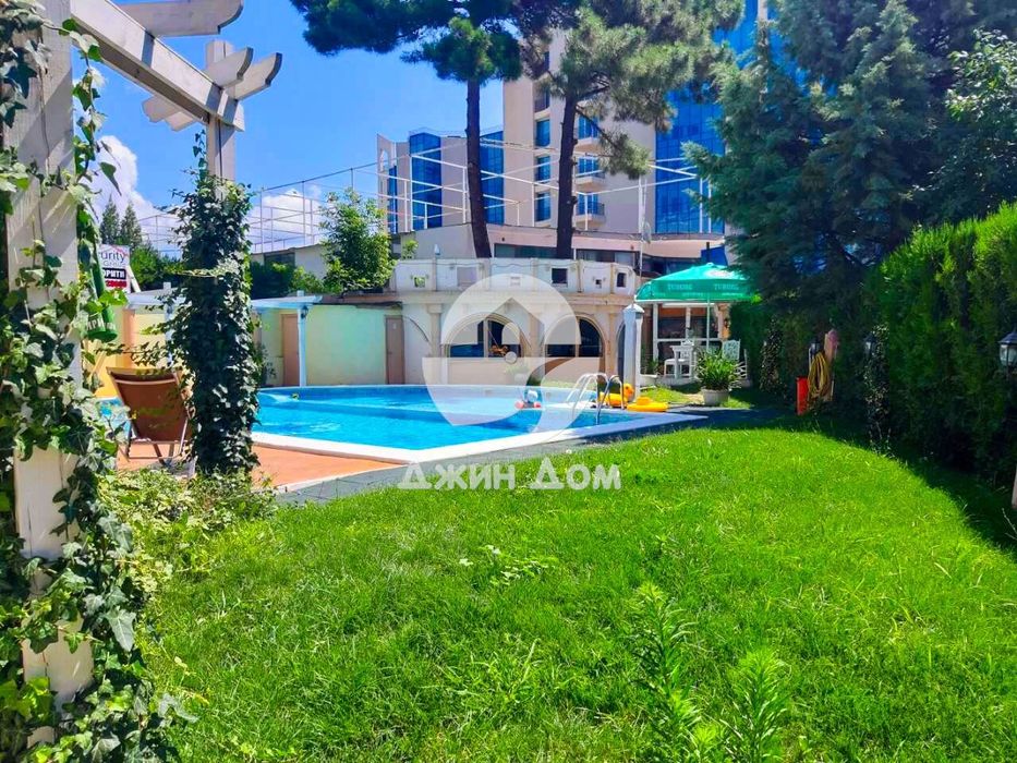 Просторен двустаен апартамент в к-с Колизеум, Слънчев бряг