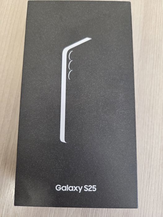 Продам телефон s25 новый