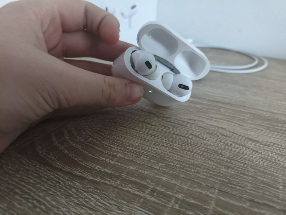 Apple Airpods pro 1st
