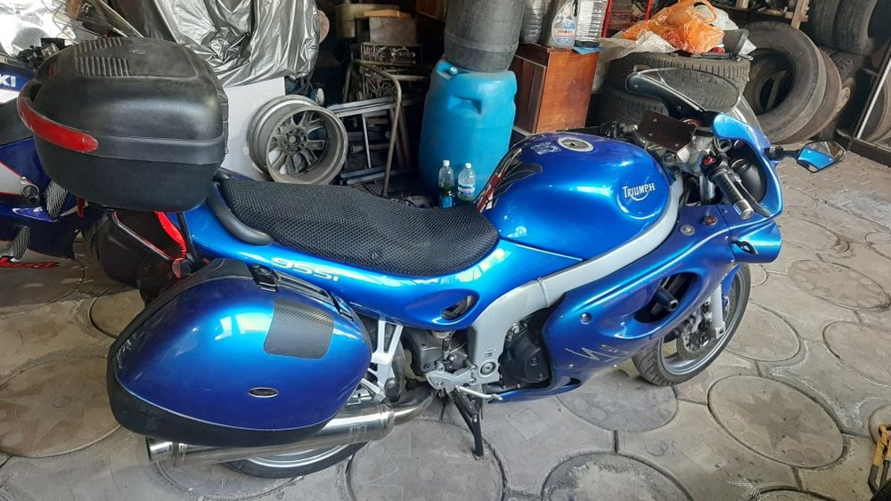 Спорт - Турист, Triumph sprinter 995i 2005 г.