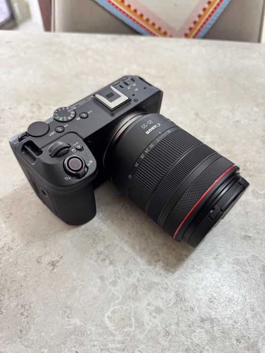 Aparat CANON EOS R6V 20-50Mm