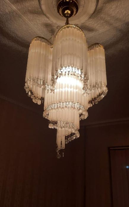 Люстра продается