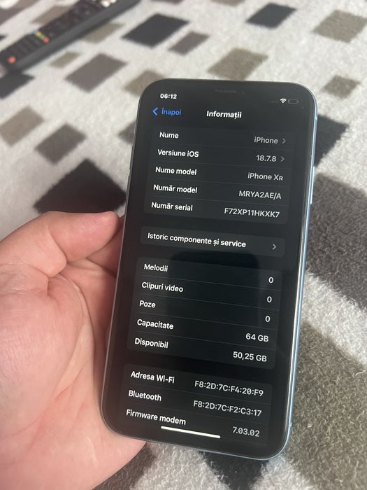 Vand iphone Xr  detali la telefon