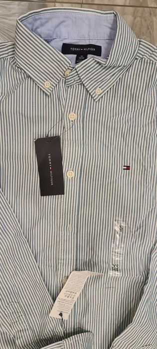 Camasi TOMMY HILFIGER, originale cu eticheta, marime XS-S