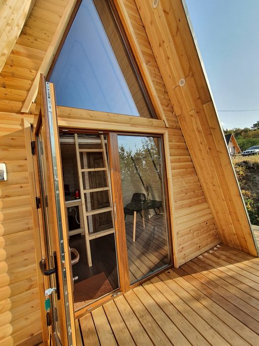 Уютный домик для двоих в горах