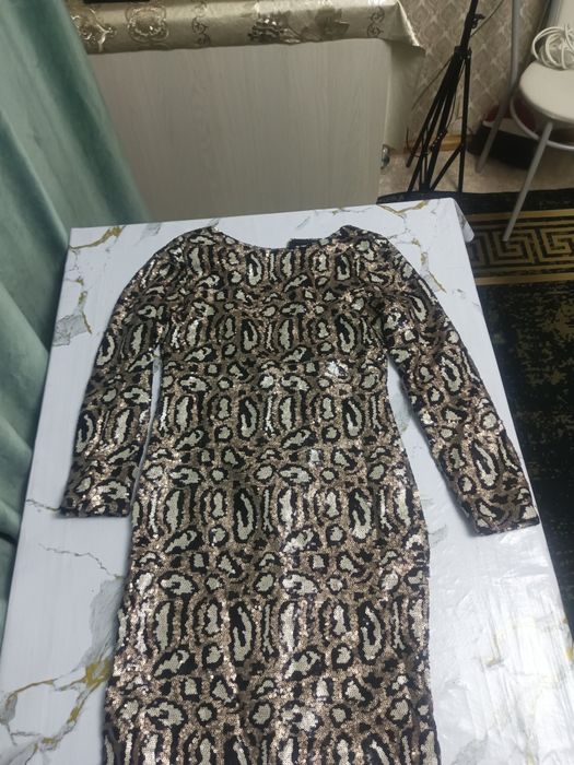 Продаеться вечерние платья