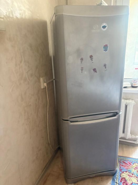 Продам холодильник Индезит,морозит идеально, цена 40000тг