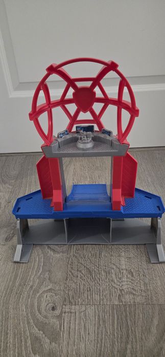 Paw Patrol - Patrula Catelusilor, Turnul de control
Patrula Catelusilo