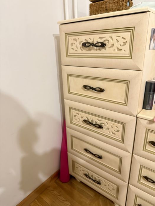 Гарнитур и кровать