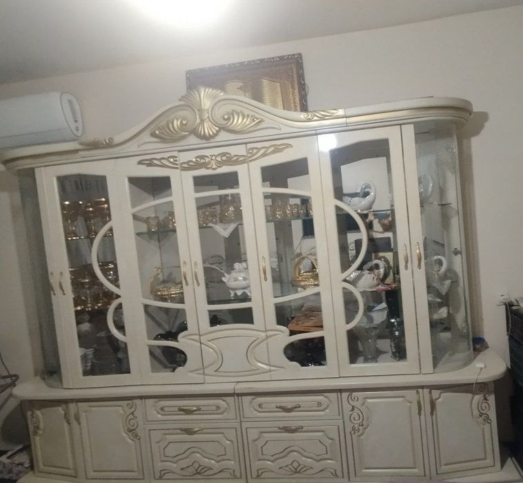 Stol stul stenka sotiladi