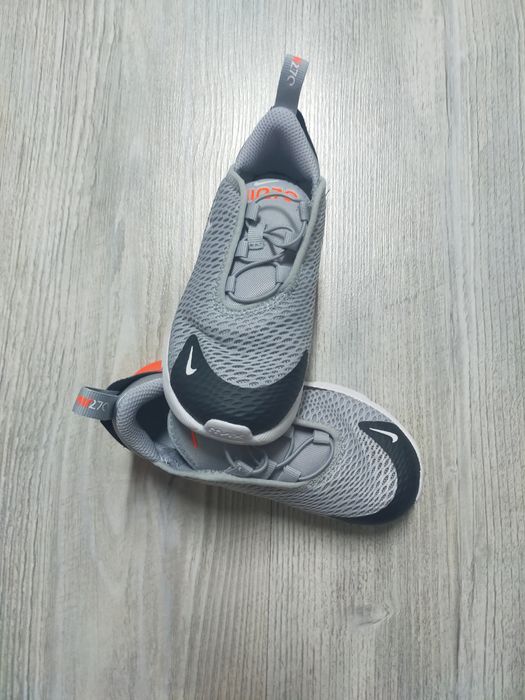 Vând adidași copii