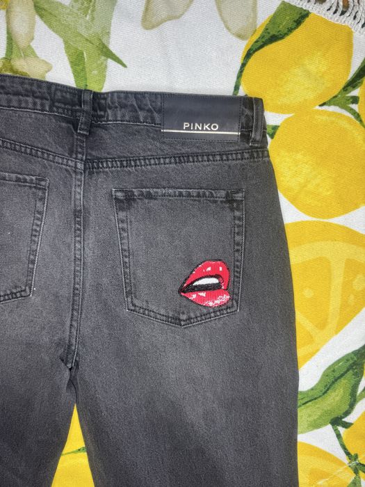 Pinko Черни прави дънки с бродерия на целувки Flavia 2