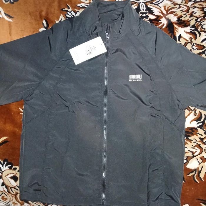 Продам ветровку новая