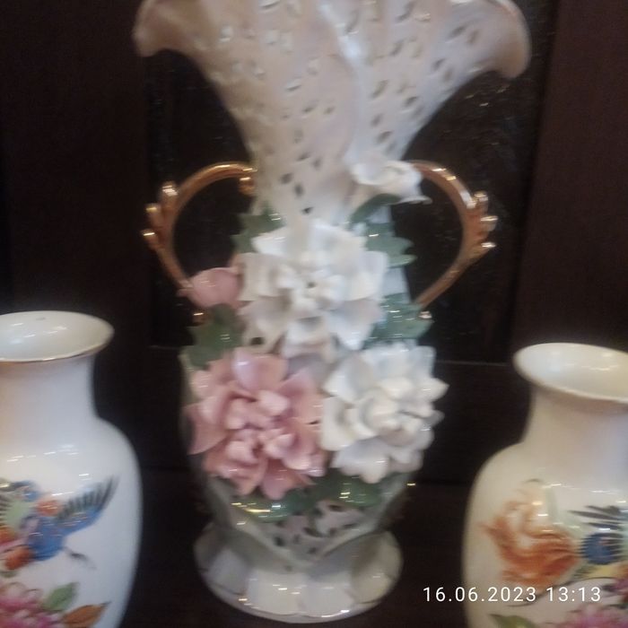 Фарфоровые вазочки с лепкой