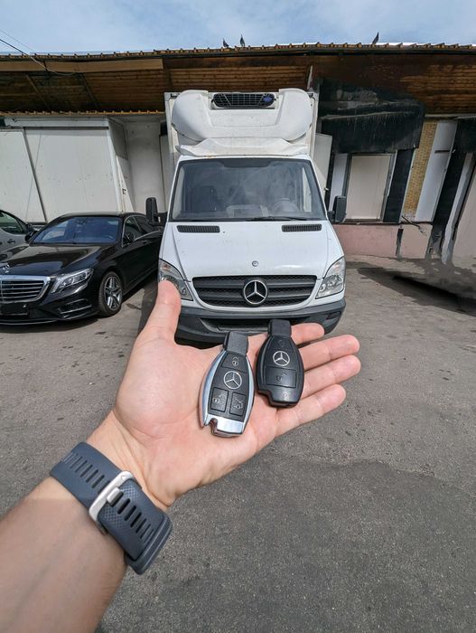 Deblocari usi auto Chei auto pierdute Copiere chei Ford Fiat Mazda Kia