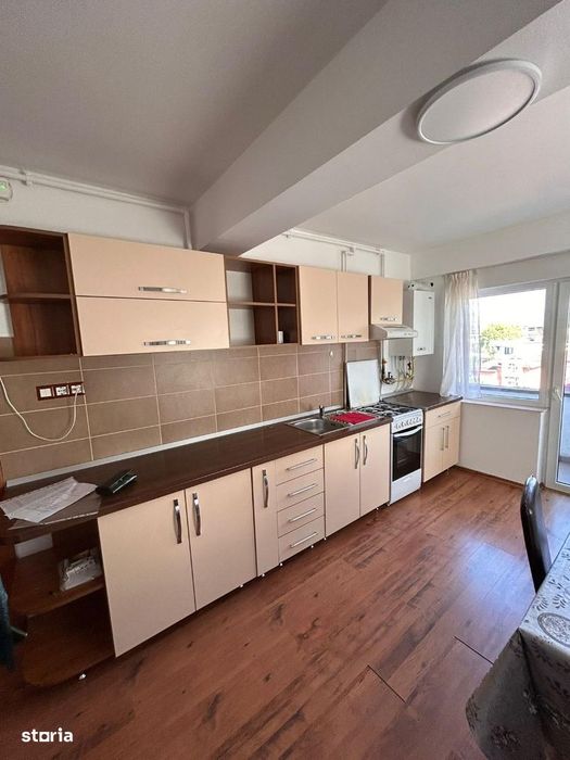 De inchiriat Apartament 2 camere, zona Centru.