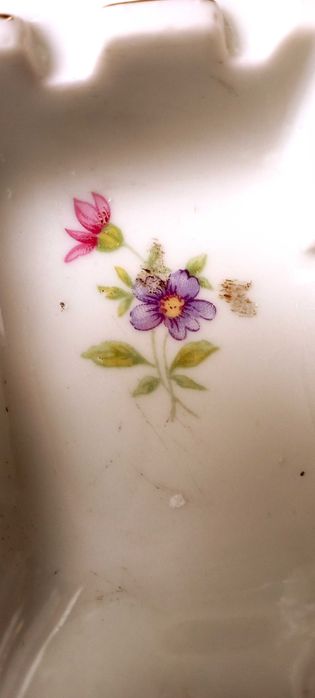 Стар порцеланов пепелник от Соца