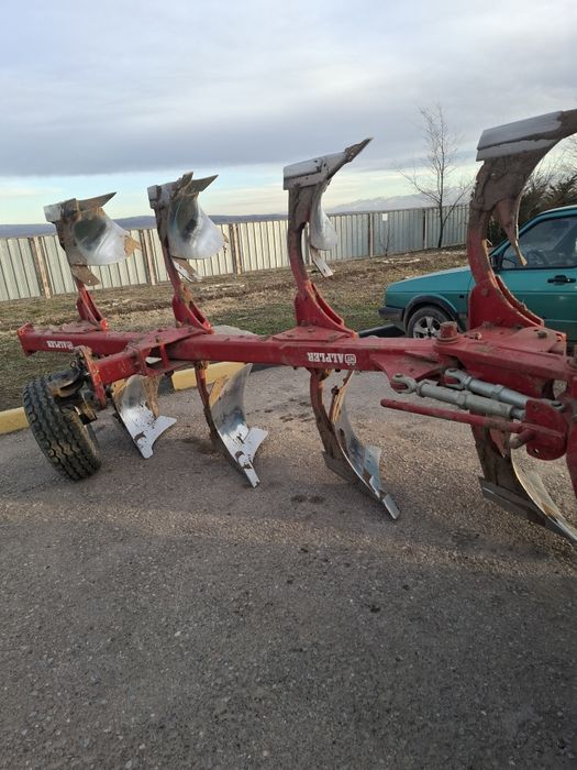 Плуг оборотный 4 корпусной