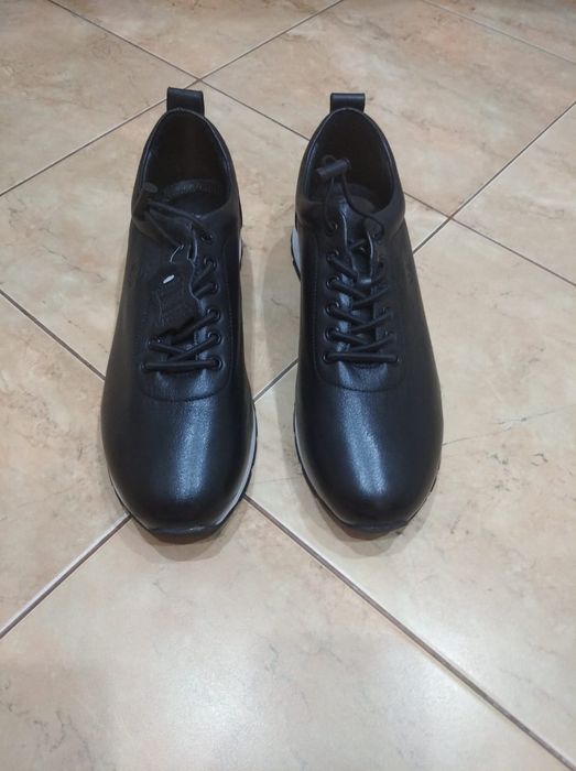 Новые кросовки мужские