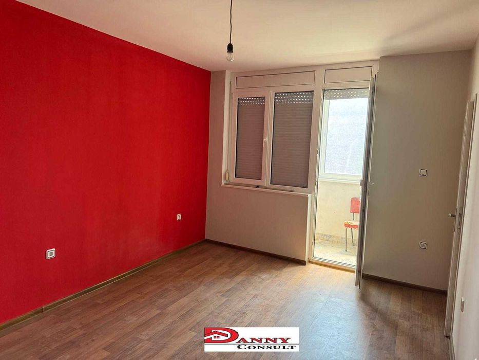 Тристаен ремонтиран апартамент в гр. Павликени