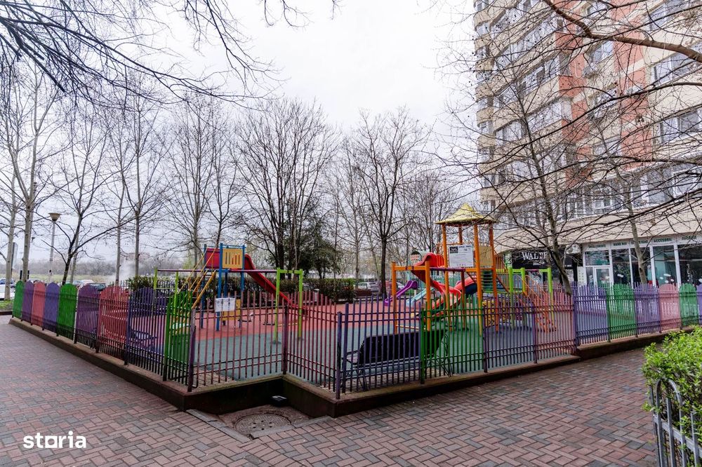 Titan parc metrou 2 minute stradal LUX