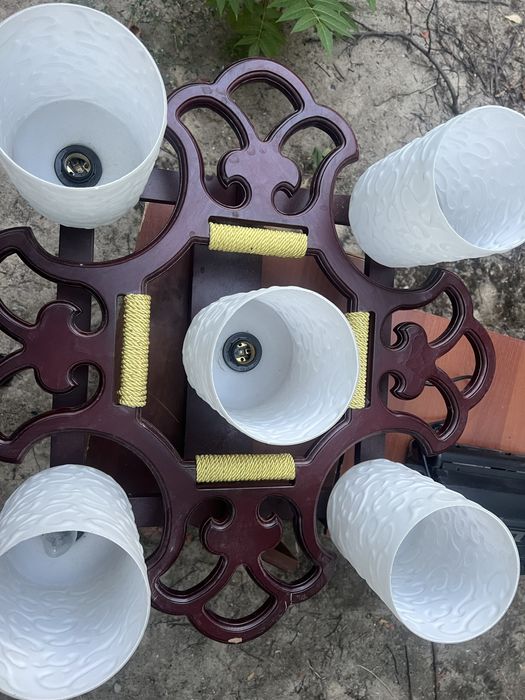 Декорние люстры для участков  б /у. некотор требуют ремонта цена  99т