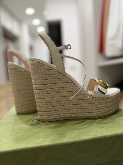 Оригинални дамски сандали GUCCI – като нови