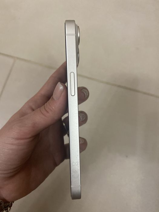 Продавам iphone 14  64GB