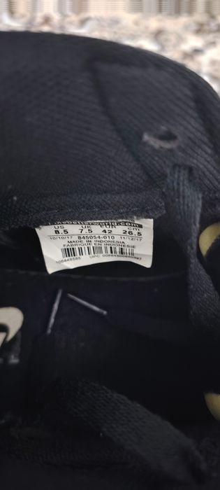 Nike krasovka sotiladi