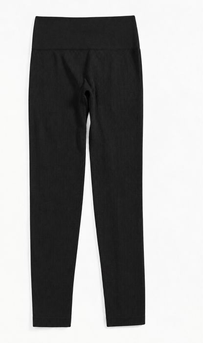 Pantaloni de sală + bluză albă