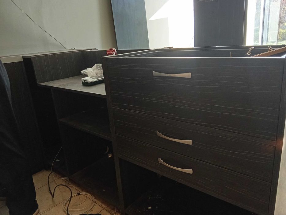 Търговско оборудване за магазин за алкохол и цигари-1500 лв.