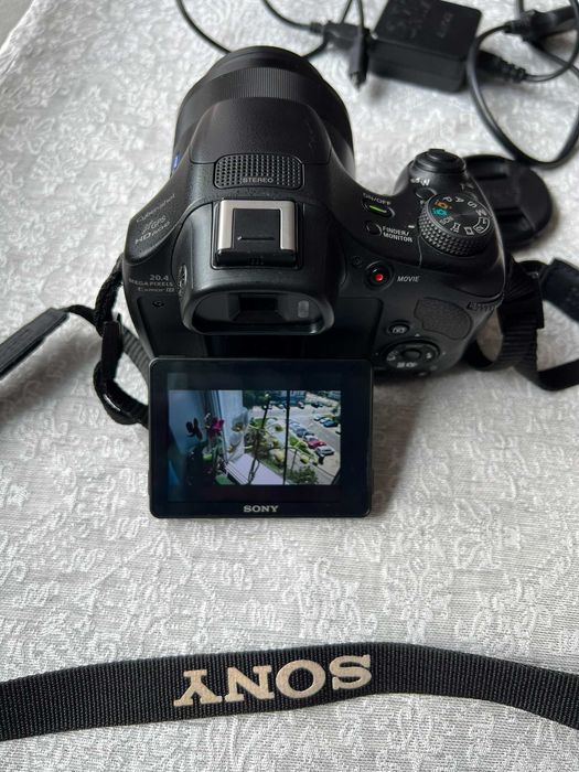 Aparat foto video Sony Cyber-shot DSC-HX400V – Monstrul cu zoom de 50x!