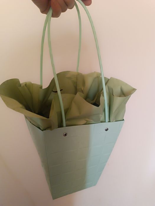 Сумка переноска для цветов с оазисом