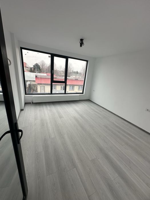 Vand casa cu etaj  Vanatori