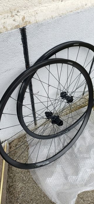 Капли Seido GEON Wheelset  23-622 700C Disc 12x100mm/12x142mm Shimano