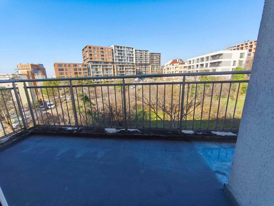 Двустаен апартамент с гараж в Бриз!