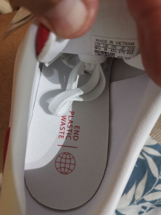 Маратонки Адидас нови 43 номер