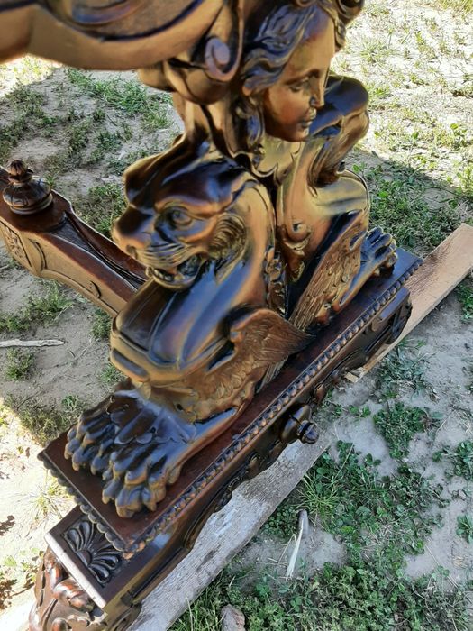 BIROU  cu 8 Scaune . Preț șoc ff.convenabil ptr.cunoscători  2200 euro