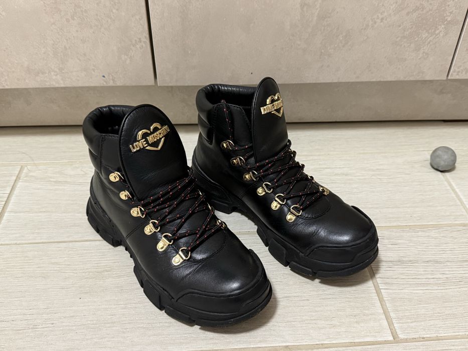 Дамски боти love moschino