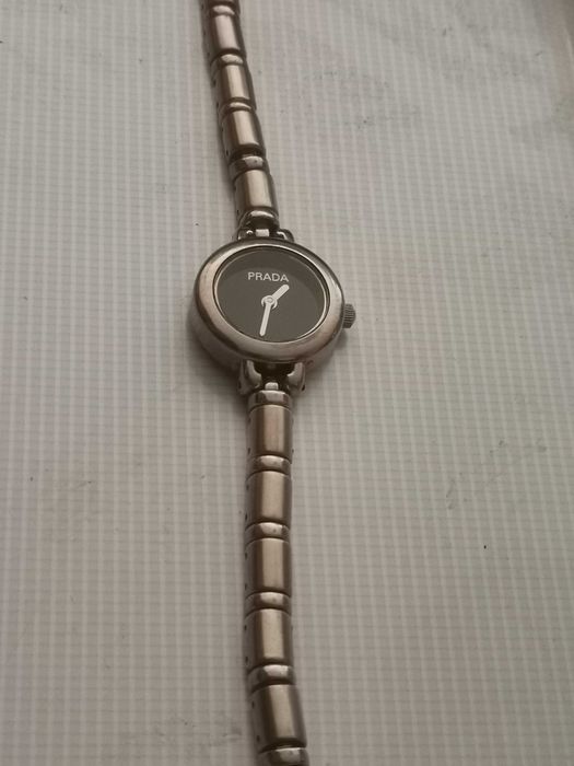 Prada дамски часовник