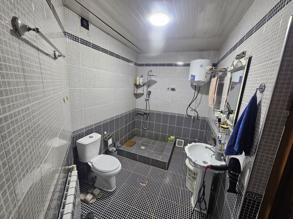 Andijon shaxarda Navoiy prospektda dom 94/17