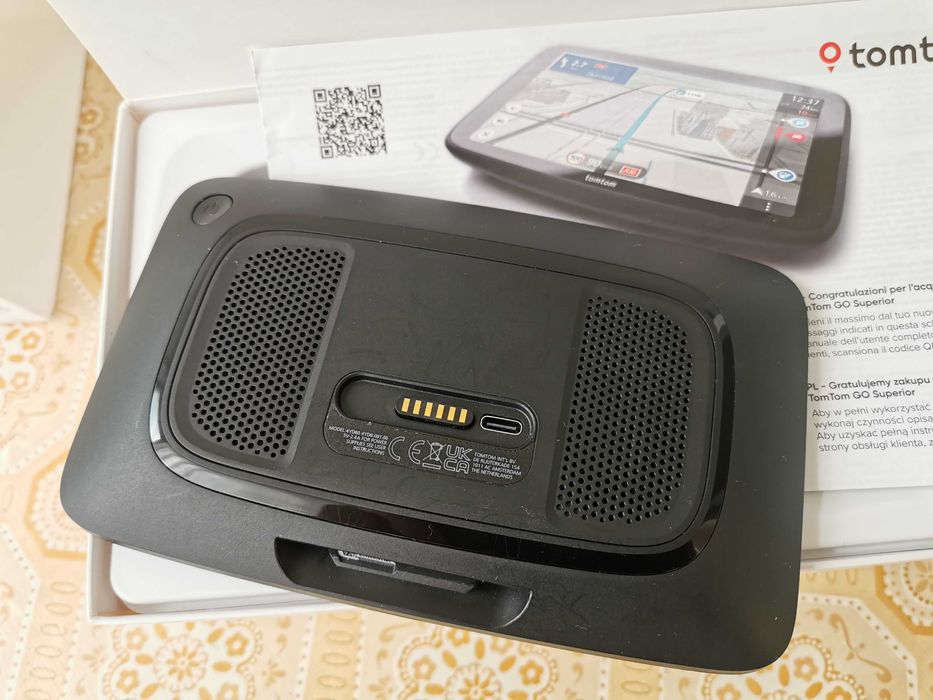 Vand GPS Tom Tom  GO Superior+husa, noi, ecran HD 6", pret 1600 lei!