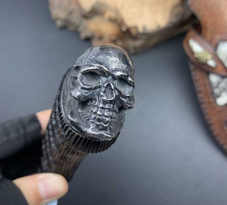 Cutit Damasc Gotic Black Knight, abanos si teaca piele italiana