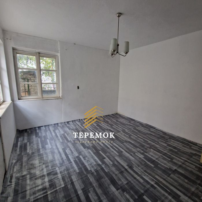 Продава се Етаж от къща в Шумен, Център - 60 кв.м за 1352 €/кв.м - Снимка #1