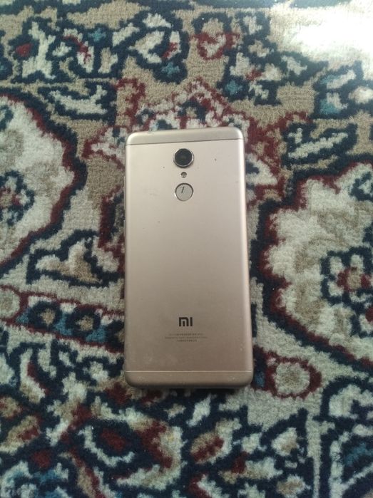 redmi 5 pilus sotiladi